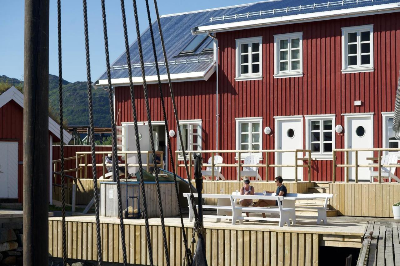 Solsiden Brygge Rorbuer Hotel Ballstad Exterior photo